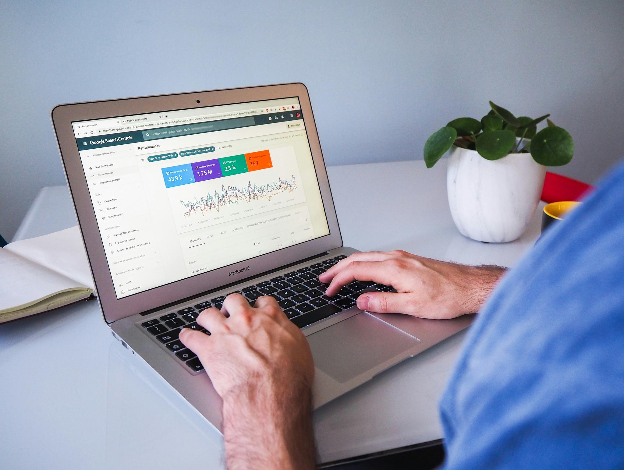 Les meilleures stratégies de nurturing LinkedIn + Email + IA pour convertir plus de leads en 2030 🌱
